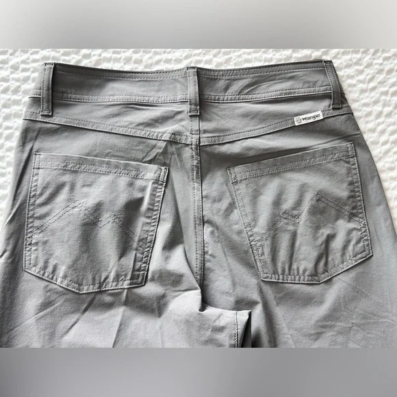 Women’s Wrangler All Terrain Gear Water resistant skinny mid rise pants 10 Tall - Picture 10 of 12